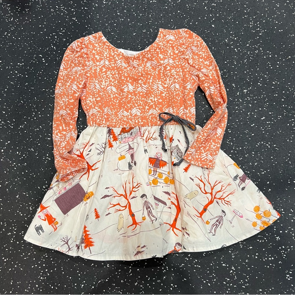 Cutest Halloween Scenes twirl dress.  Fits like 2-3.  Poppy Whitaker?